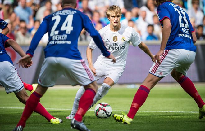 通过选秀或 通过选秀或